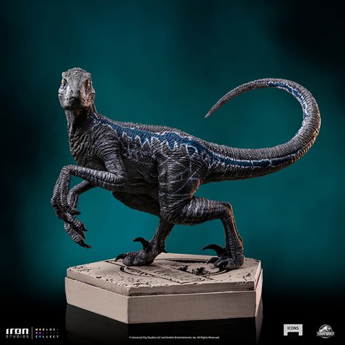 Jurassic World Velociraptor Blue Version B Icons Statue