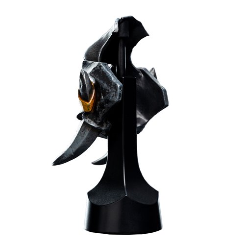 Warhammer: Age of Sigmar Orruk Ardboy Miniature Helmet Statue