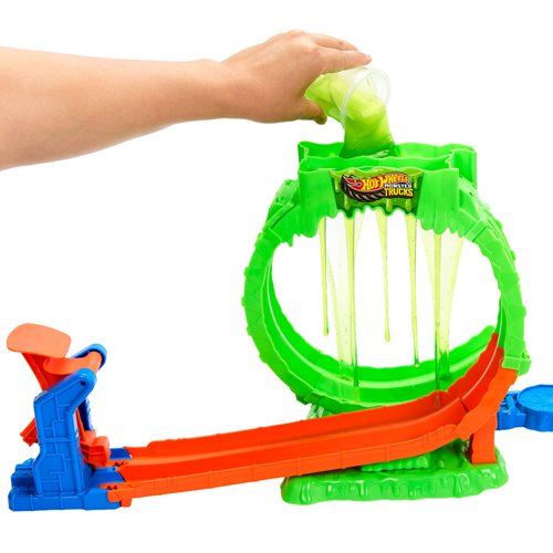 Hot Wheels Monster Trucks Mutant Chaos Slime Challenge Playset