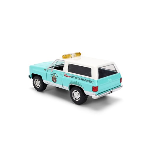 Hollywood Rides Smokey Bear 1980 Chevrolet Blazer 1:24 Scale Die-Cast Metal Vehicle with Smokey Bear
