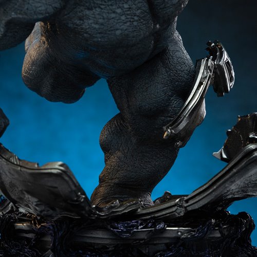 Rhino Limited Edition 1:10 Art Scale Statue