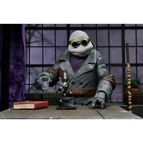 Universal Monsters x Teenage Mutant Ninja Turtles Ultimate Donatello as The Invisible Man 7-Inch Sca