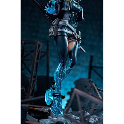 Icey 1:6 Scale Statue