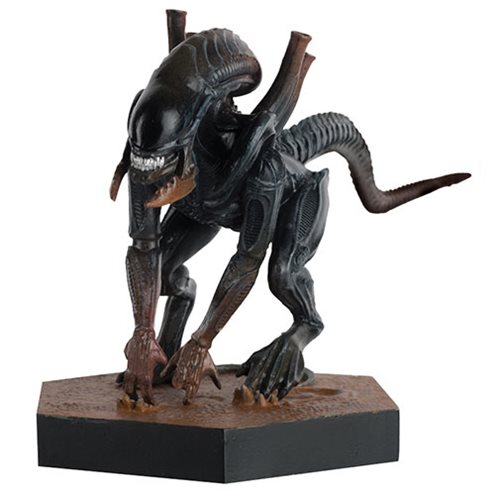 Alien Predator Tusk Xenomorph from AVP Statue with Collector Magazine #40