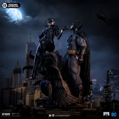 Batman and Catwoman 1:6 Scale Diorama Statue