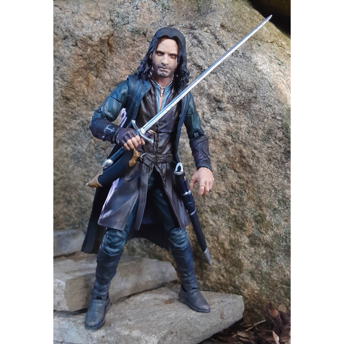 of the 3 Deluxe Aragorn Action Figure
