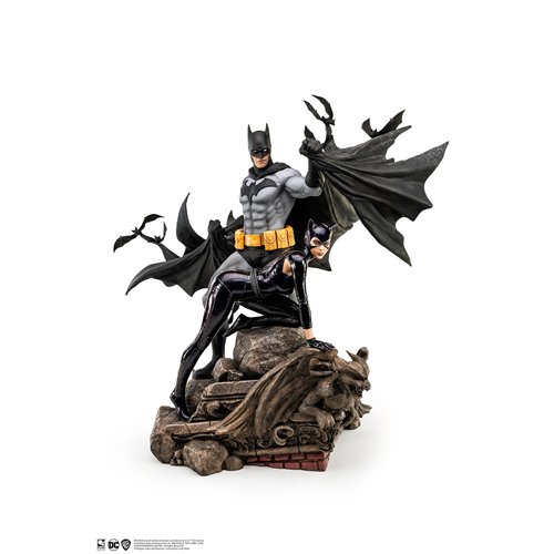 Batman and Catwoman Reunion 1:4 Scale Statue