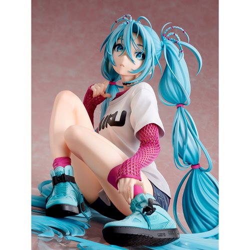 Vocaloid Hatsune Miku x Mai Yoneyama The Latest Street Style Cute